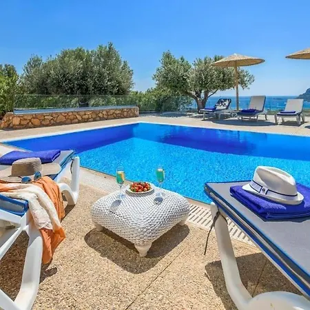 Sleeps 6 Pool Air Con Wifi * 林都斯