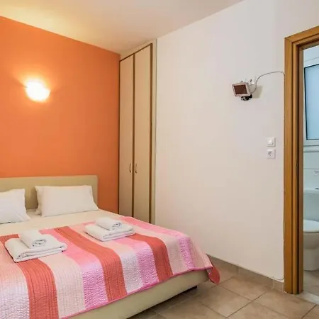 Sleeps 6 Pool Air Con Wifi * Λίνδος